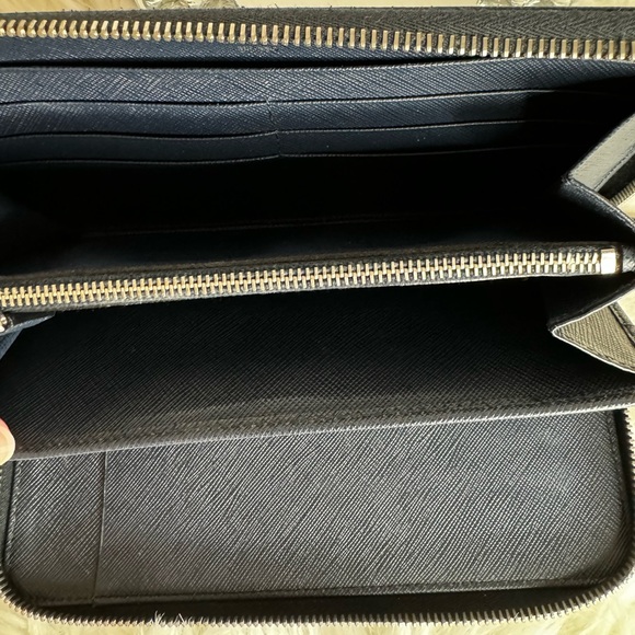 Authentic Prada Saffiano Leather Navy Blue Organizer Wallet - Picture 8 of 13